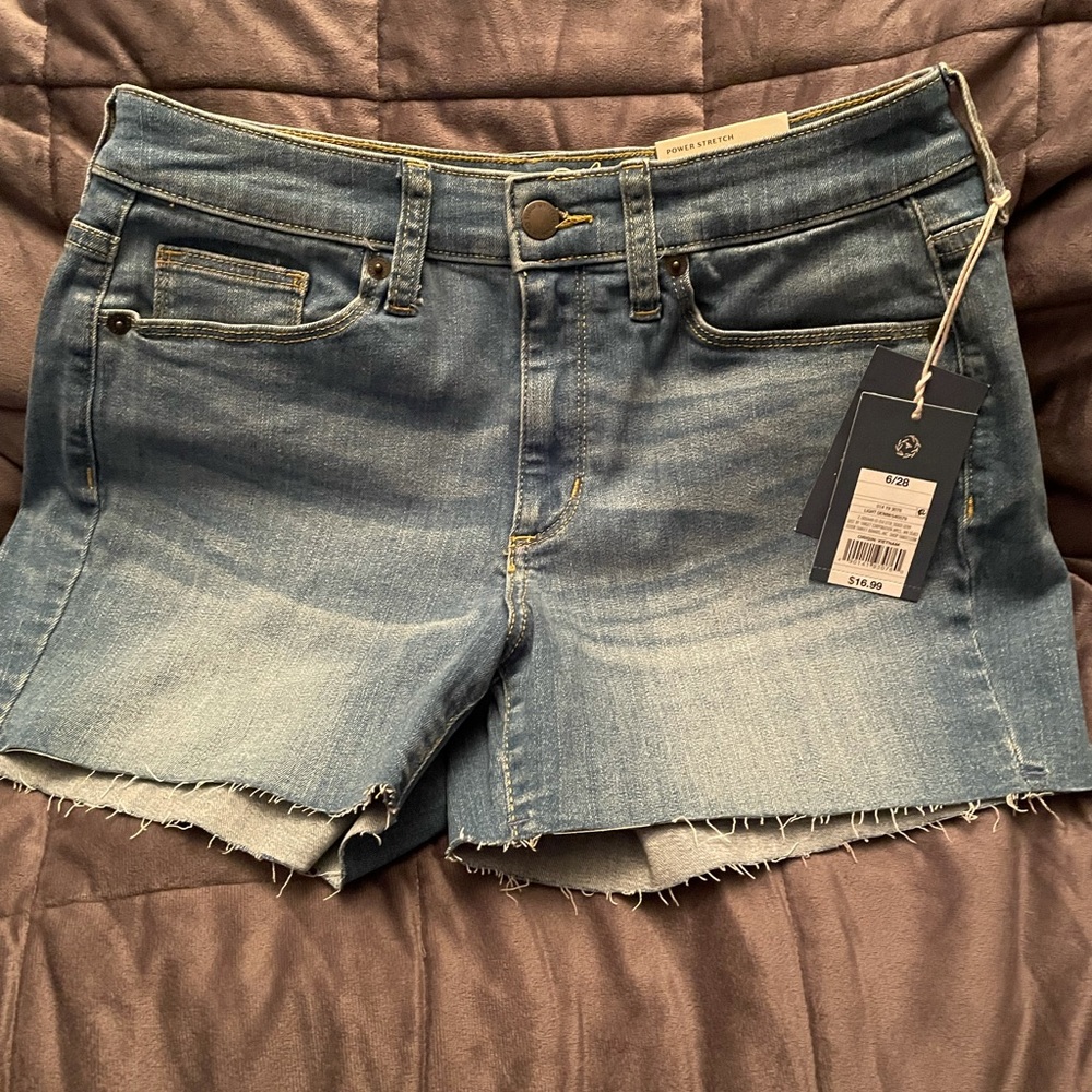 Universal thread Women’s high-rise MIDI shorts